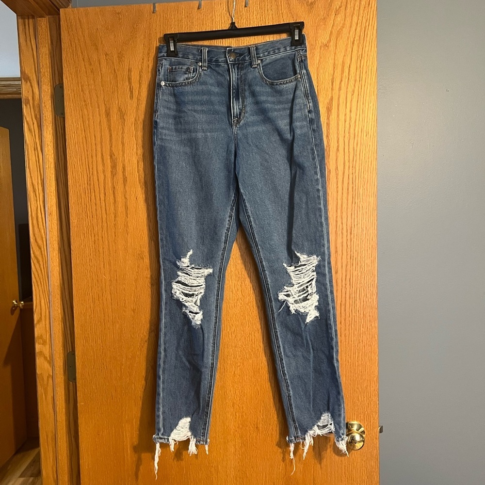 American Eagle Distressed Blue Jeans